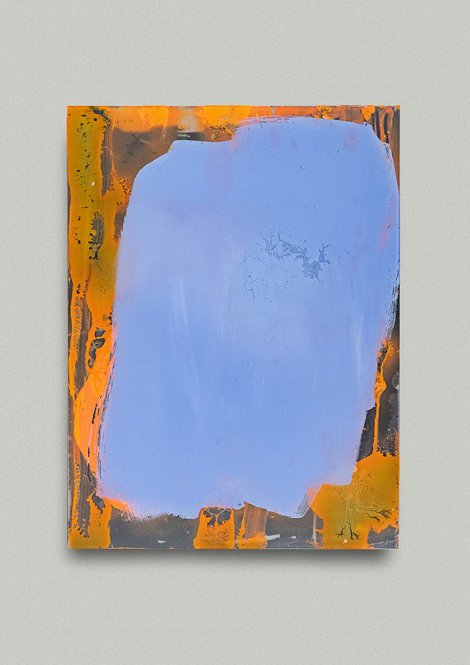 Gemälde mit abstrakten Farbflächen gemalt auf Glas, an Wand gehängt. Erhältlich bei Galerie König Büro