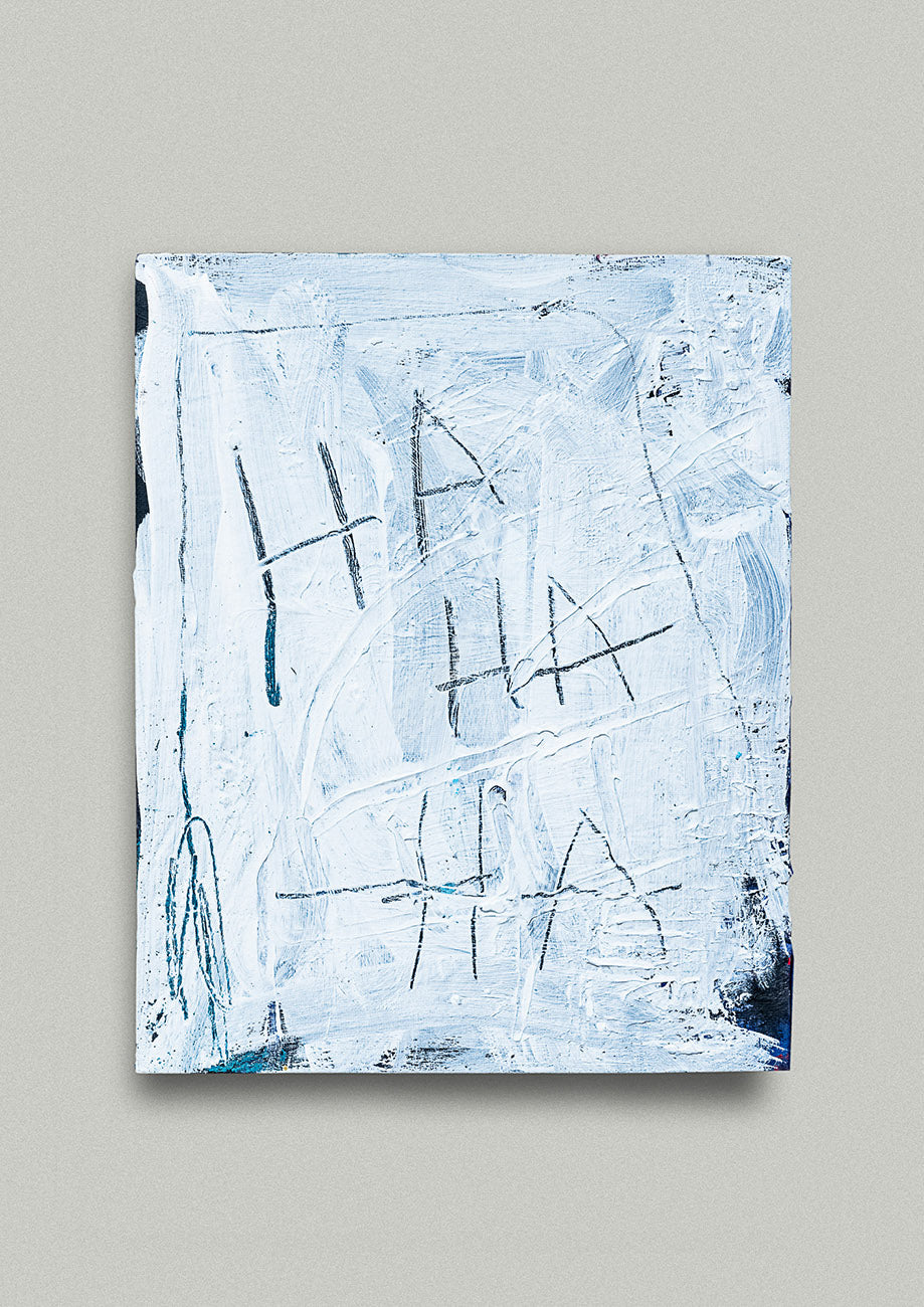 Gemälde mit gekratzter Schrift in Form von Lachen auf weissem Hintergrund, an Wand hängend. Das Kunstwerk ist online erhältlich